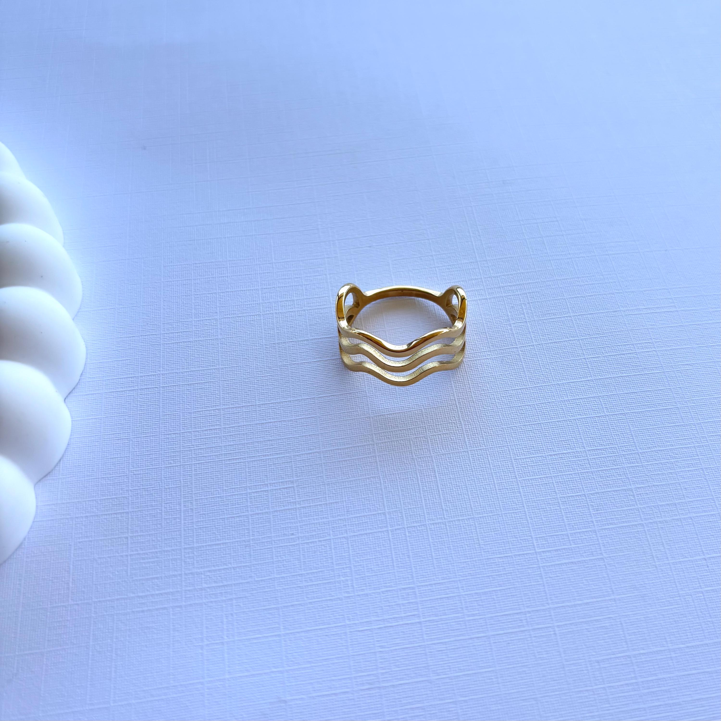 18K Gold Stainless Steel Triple Wave Geometric Ring For Everyday Wear
