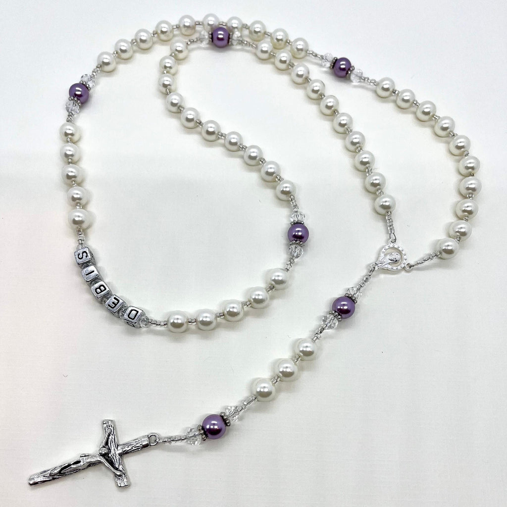 Rosario clásico bautismo personalizado con perlas blancas