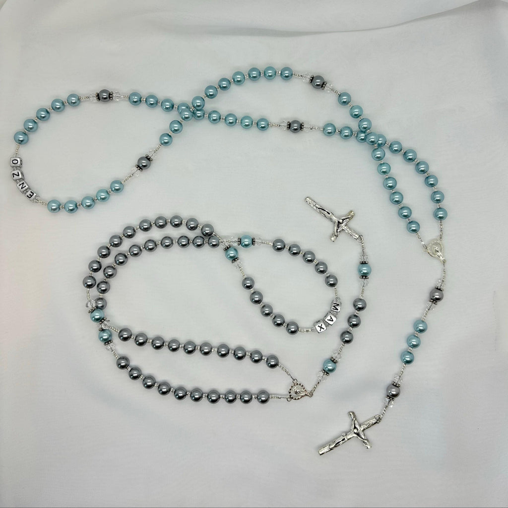 Rosario clásico bautismo personalizado con perlas blancas
